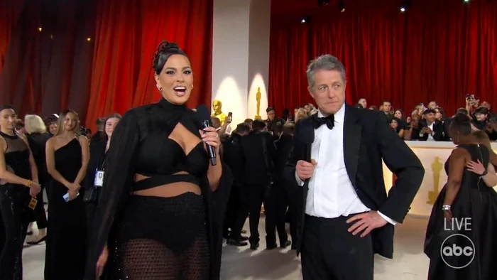 Ashley Graham și Hugh Grant, la Oscar 2023