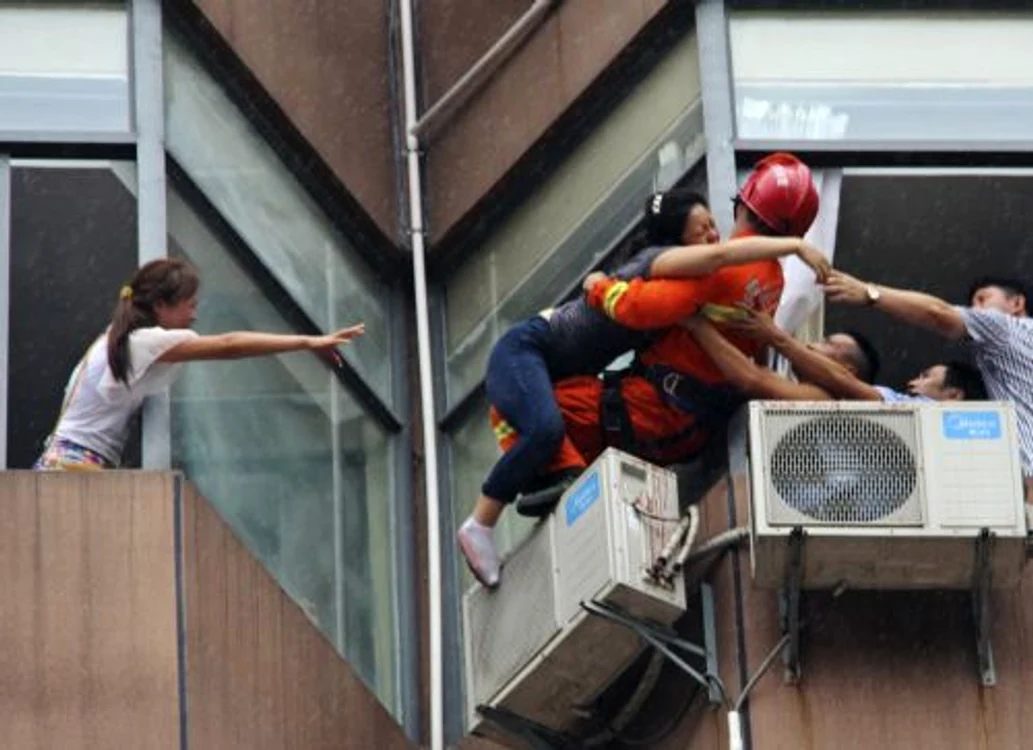 Femeia a vrut să se sinucidă (FOTO REUTERS)
