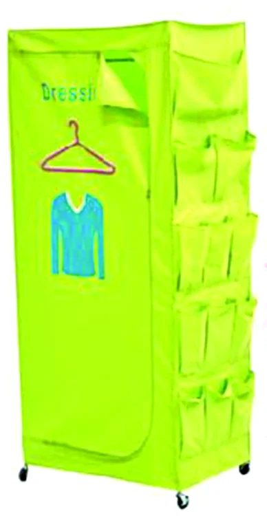 Garderobă, la Carrefour