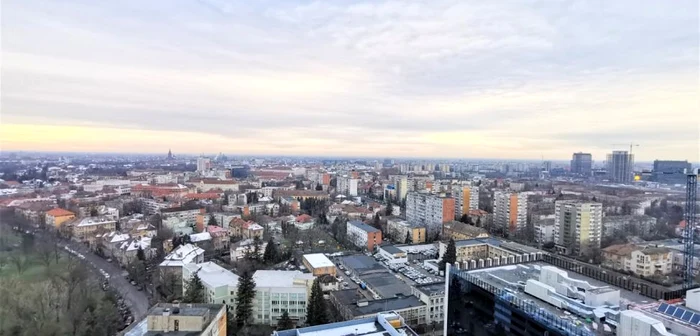 Panorama Timişoarei din locuinţa aflată la etajul 20  FOTO Ş.Both