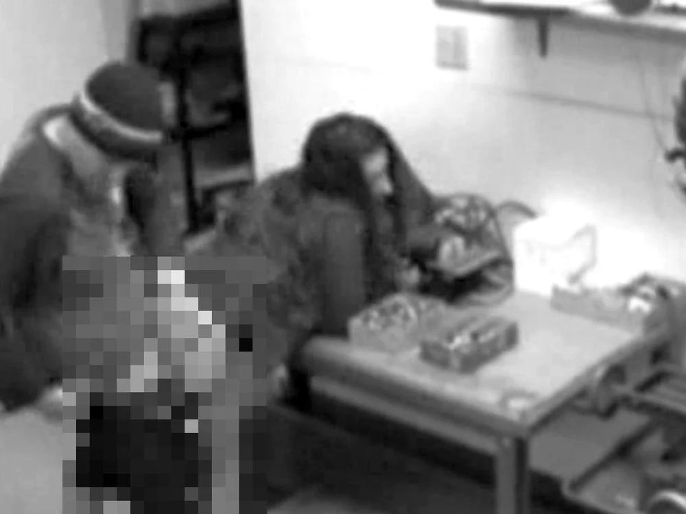 
    Au făcut sex ca nebunii la locul de muncă. (captură video)  