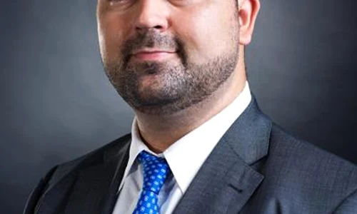 Politicianul şi piaţa jpeg