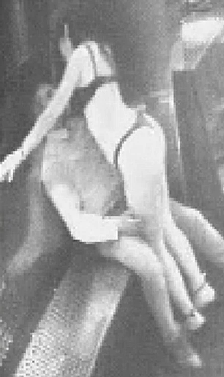 Maajid Nawaz a mers la striptease, dar a fost cât pe ce să fie dat afarăfoto: daily mail