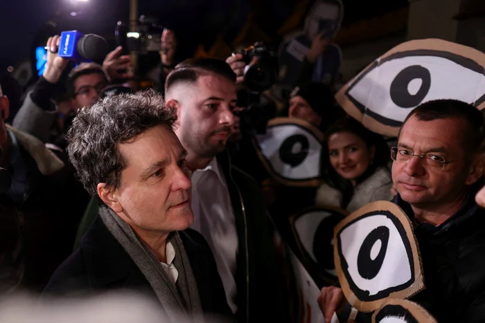 Poza pentru articolul Radiografia revoltei: aproape 40% dintre români vor schimbarea sistemului politic „prin orice mijloace”