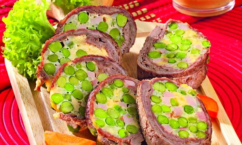 rulada de carne de vita si mazare jpeg