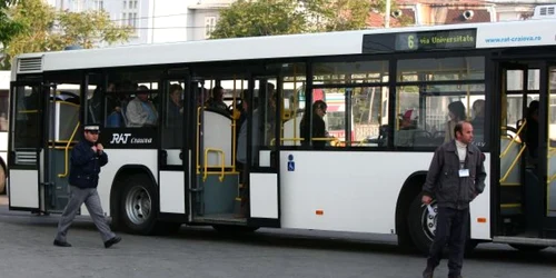Sondajul va avea loc în staţiile de transport în comun din Bănie. Foto: arhivă