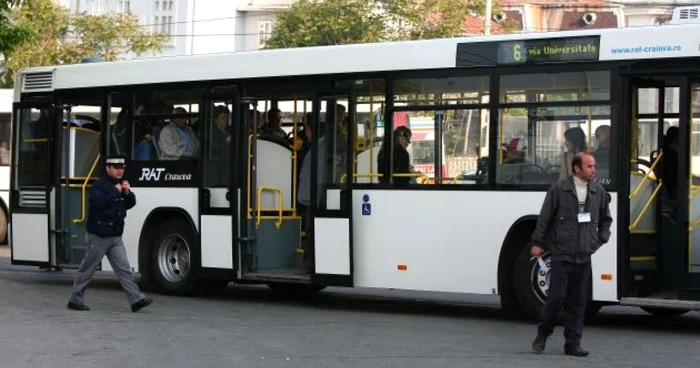 Sondajul va avea loc în staţiile de transport în comun din Bănie. Foto: arhivă