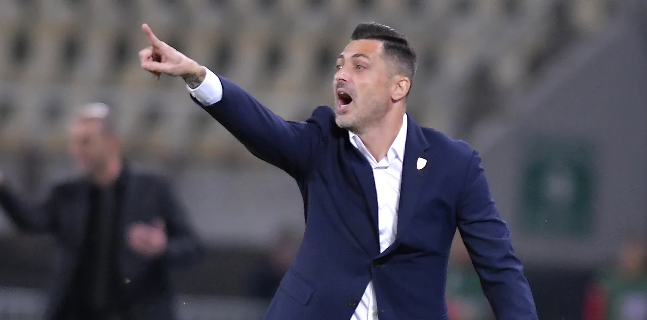Mirel Rădoi e acuzat că l-a dat afară abuziv din lot pe Sergiu Hanca. Foto Sportpictures