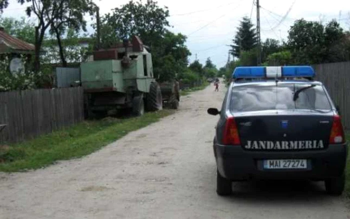 Jandarmii au descoperit marfa contrafăcută în timpul patrulării. Arhivă