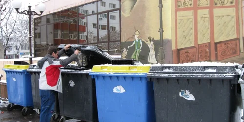 Gunoiul menajer creează probleme cu carul dâmboviţenilor