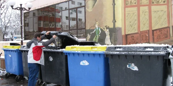 Gunoiul menajer creează probleme cu carul dâmboviţenilor