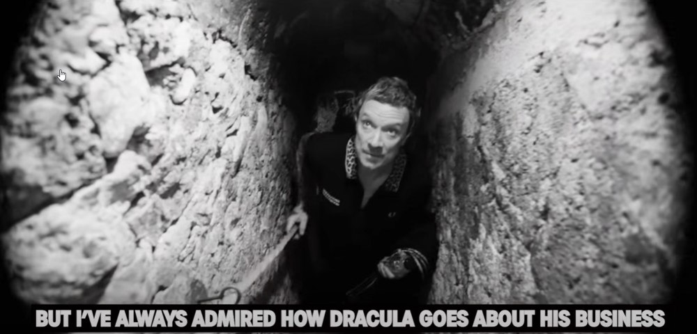 „Strigați tare: Dracula!”. Celebra trupă britanică The Prodigy le urează fanilor „Happy Halloween” de la Castelul Bran
