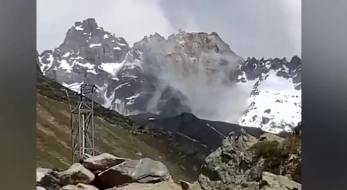 Vârful muntelui s-a prăbușit - captură video