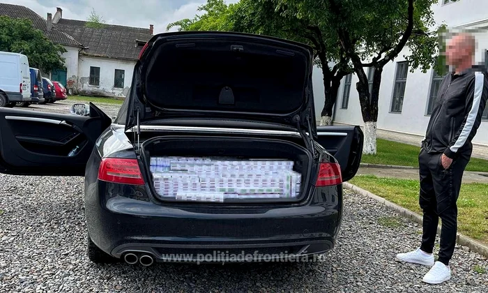 Porbagajul era plin cu țigări de contrabandă FOTO ITPF Sighetu Marmației