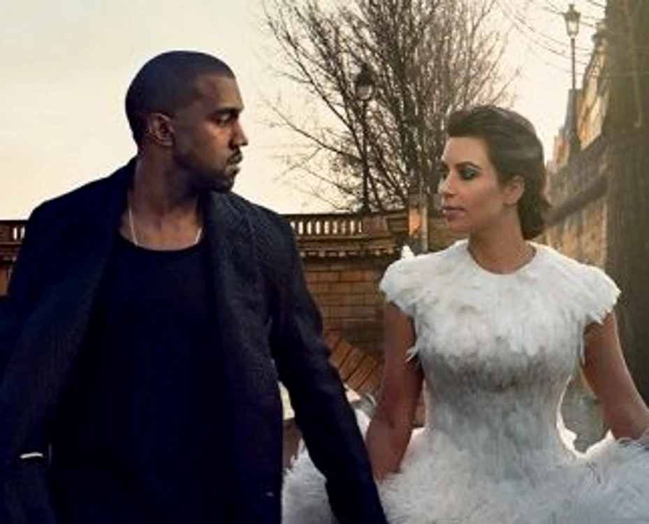 
    Kim Kardashian şi Kanye West s-au căsătorit ieri, la Florenţa  