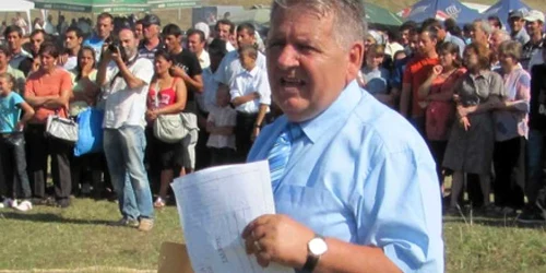 Nică Micu nu se lasă convins să părăsească Primăria din Vidra
