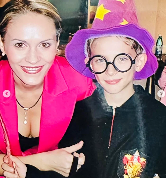 Gabriela Firea și fiul său, în copilărie - Foto: Instagram