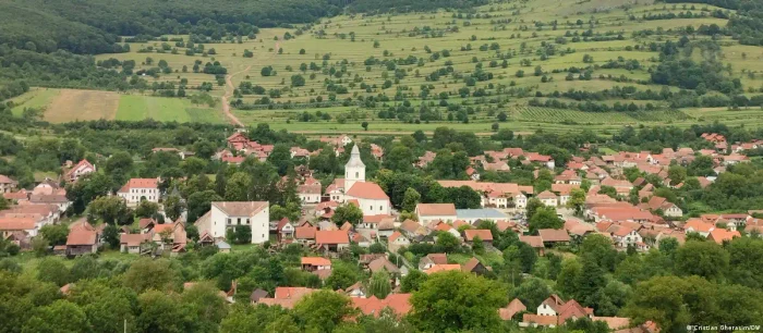 Satul Rimetea, la poalele Munților Apuseni