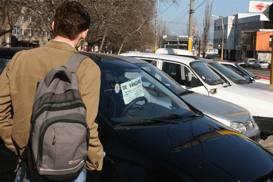 Și-a vândut mașina, apoi a sunat la 112 ca să reclame că i-a fost furată. Ce au descoperit polițiștii
