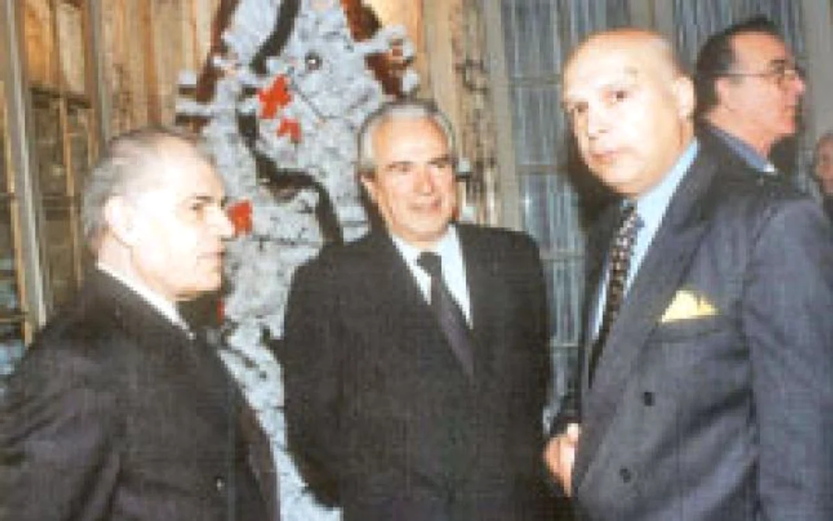 Pe culoarele puterii, Mihail Montanu (dreapta) s-a ciocnit şi de Dumitru Mazilu (stânga)
