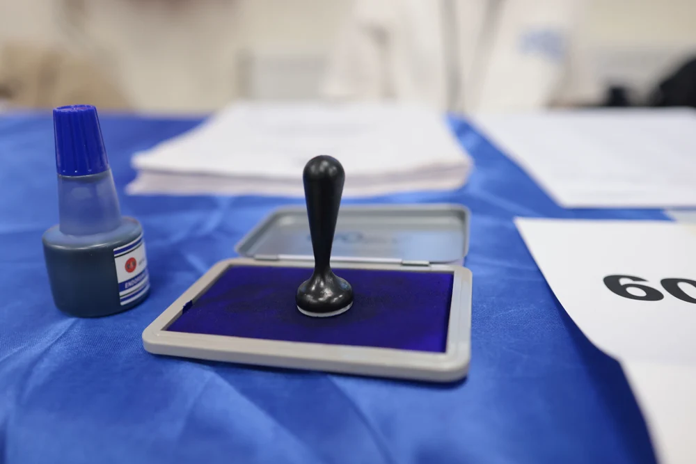 Incident la o secție din localitatea Lumina. Un bărbat și-a fotografiat buletinul de vot „din greșeală”. Cum a fost sancționat