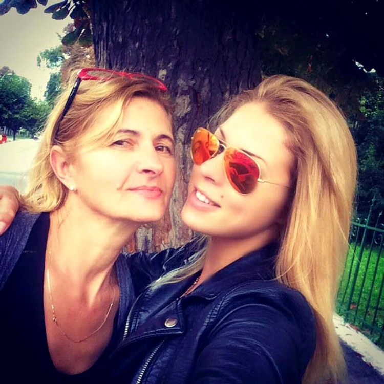 Roxana seamănă foarte bine cu mama ei 