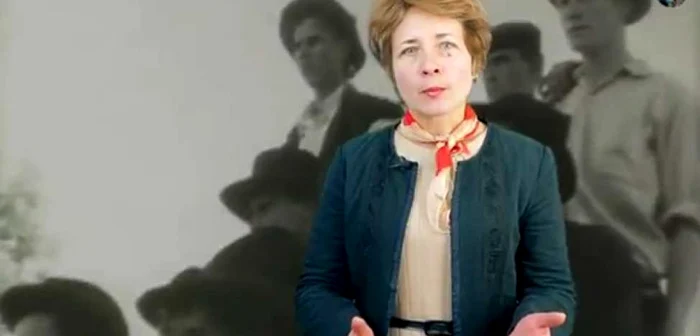 Camelia Sandu este profesor de istorie