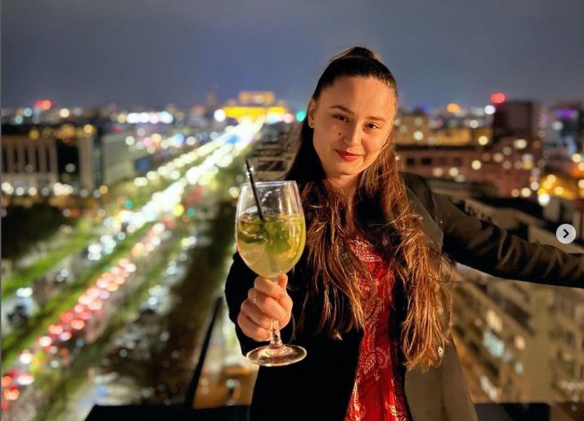 Vloggeriță din Bulgaria, venită la București: „Am plătit peste 1.500 lei pe trei cine“ VIDEO