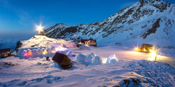 Imagini cu Hotelul de gheață de la Bâlea Lac de la edițiile trecute Foto Hotel of ice Romania jpg