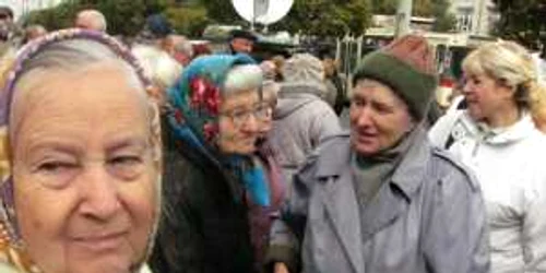Protestatarii se plâng de pensiile mici și facturile scumpe