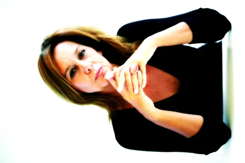 "Iubirea este periculoasă"   interviu cu scriitoarea María Dueñas jpeg