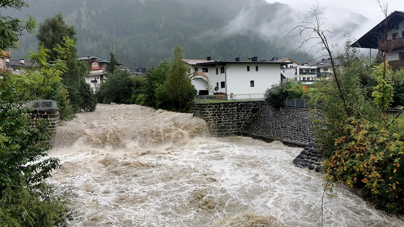Austria s-a confruntat cu viituri. Foto: Profimedia