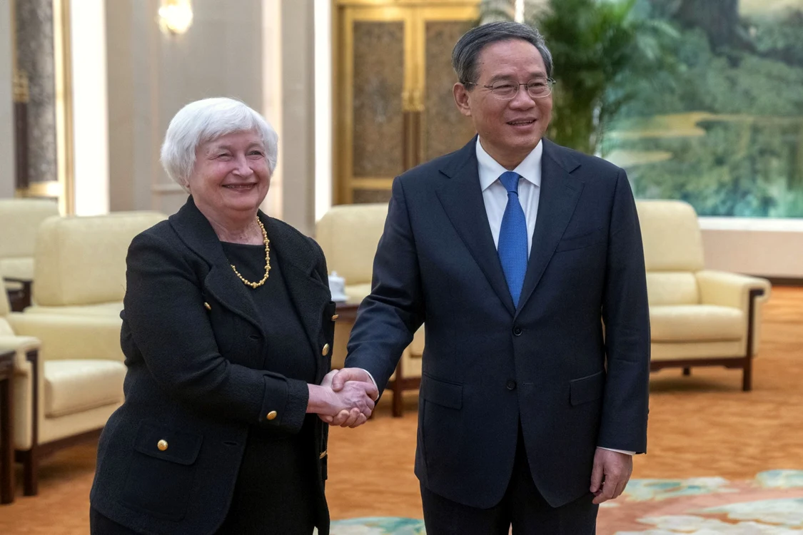 Janet Yellen şi premierul chinez Li Qiang, FOTO AFP 