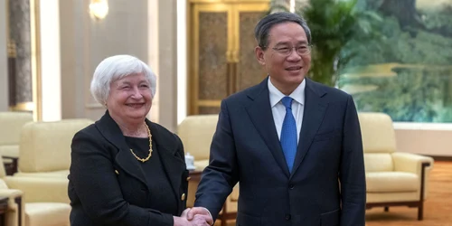 Janet Yellen si premierul chinez Li Qiang FOTO AFP  jpg