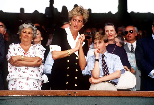 Prințesa Diana în tribunele turneului Wimbledon, alături de William