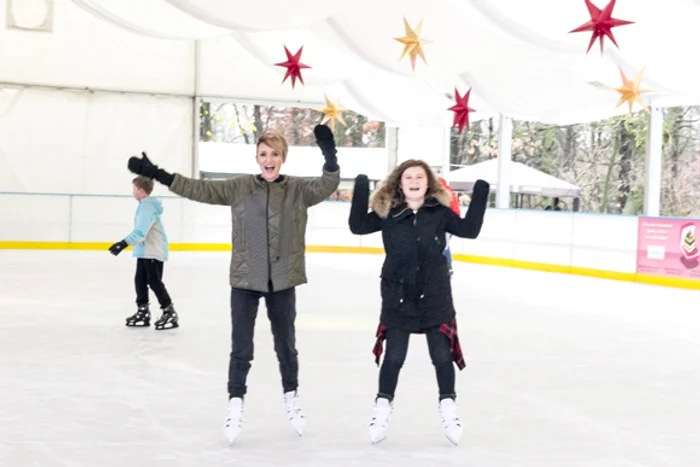 Patinoarul Știrbey este cel mai nou astfel de centru. A fost inaugurat la 28 noiembrie, eveniment la care au participat mai multe vedete, printre care și Carmen Negoiță, care au venit cu copiiifoto: arhiva personală