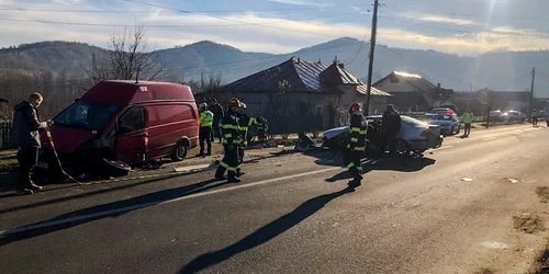 Accident cu 7 răniți, în Pucioasa. FOTO ISU Dâmbovița
