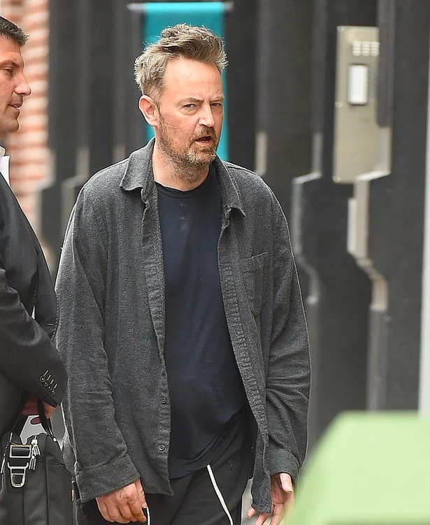 Matthew Perry, 49 de ani, arată foarte rău. Așa a fost surprins prin New York