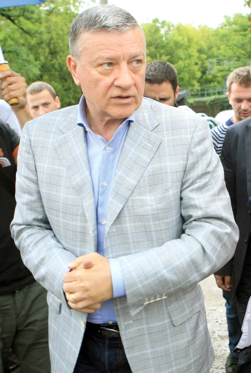 
    Dragomir este “în corzi”  