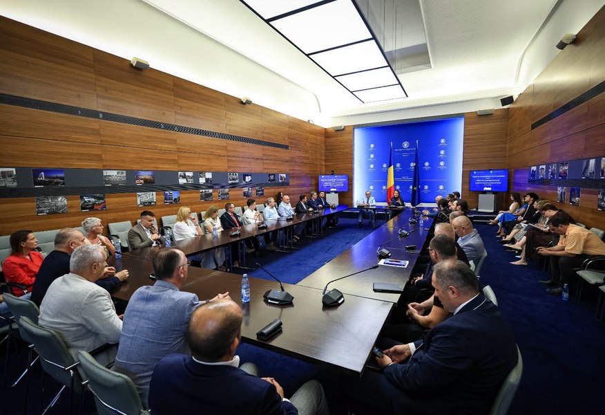 Mult claxon, puțănă tracțiune (III) - Un ministru politic, un minister neschimbat