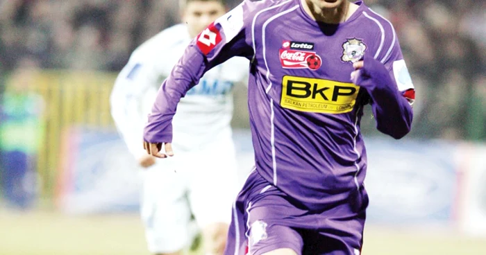 FOTBAL: Bucur: "M-a surprins convocarea la Naţională"