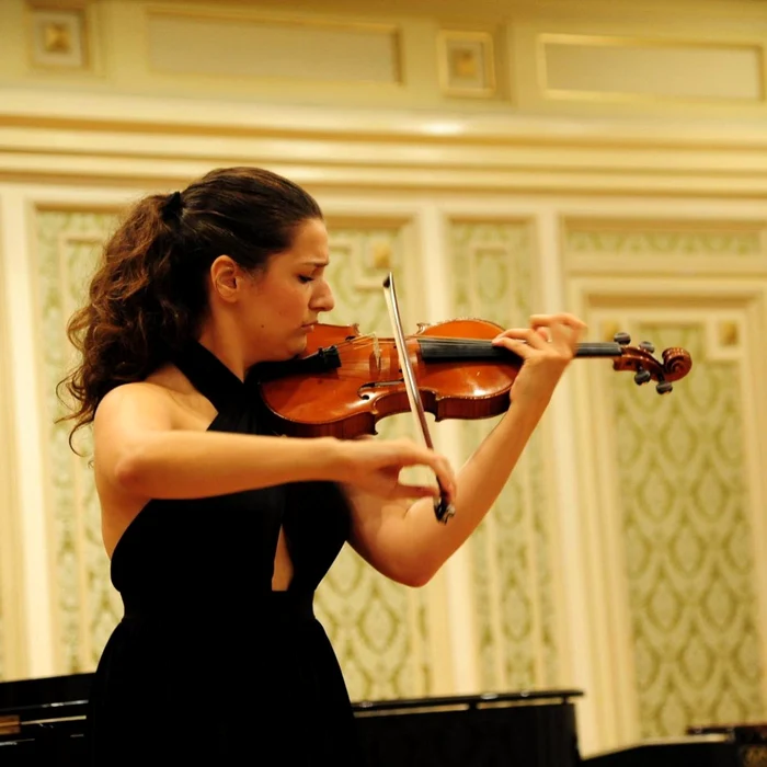 Alexandra Bobeico, una dintre cele mai talentate tinere violoniste din România; FOTO: Arhiva personală