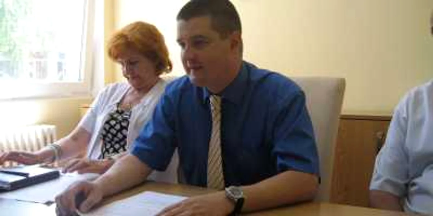 Adrian Marc încearcă să limiteze exodul medicilor spre occident