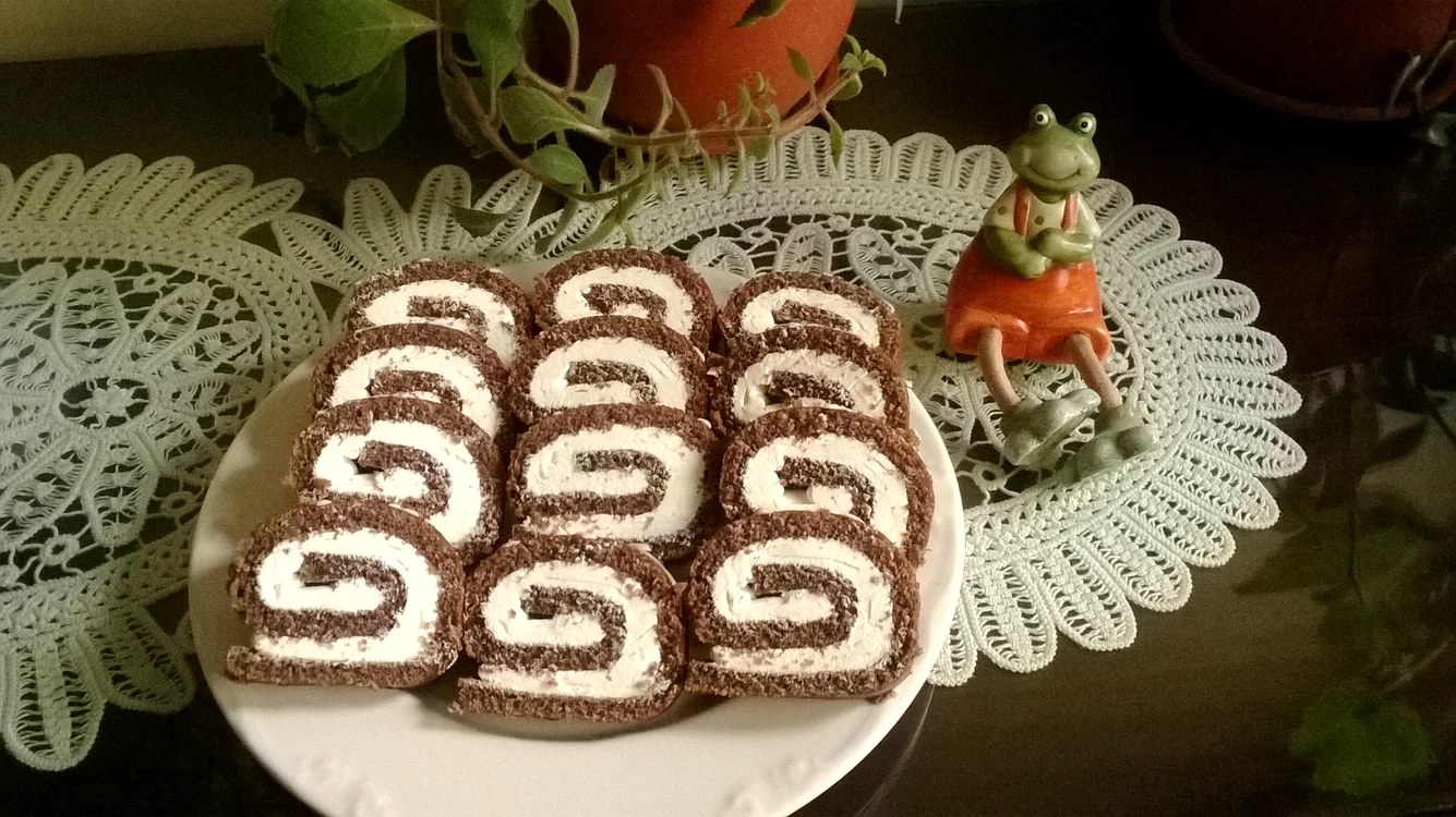 
    Ruladă de cacao  
