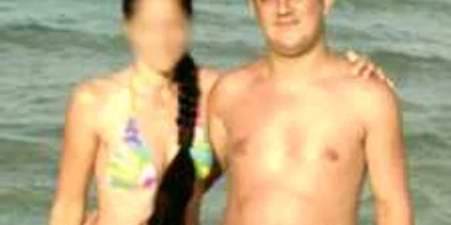 Poliţistul Gabriel Neluţu Buicu, alături de iubita sa   