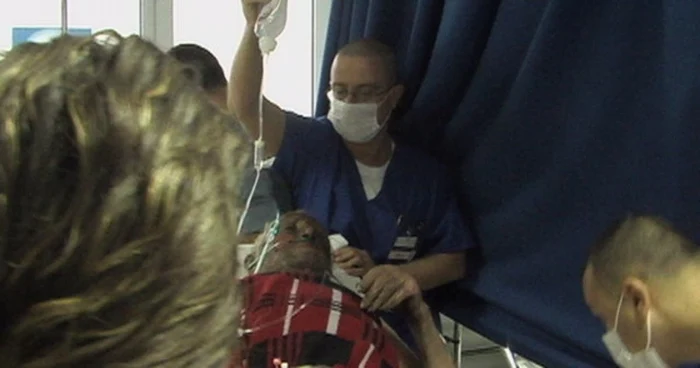 Bărbatul a ajuns la spital după ce a vrut să se sinucidă
