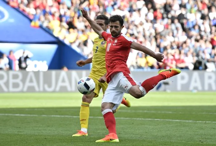 Mehmedi, mijlocaşul lui Bayer Leverkusen, a şutat perfect din voleu şi a egalat pentru Elveţia