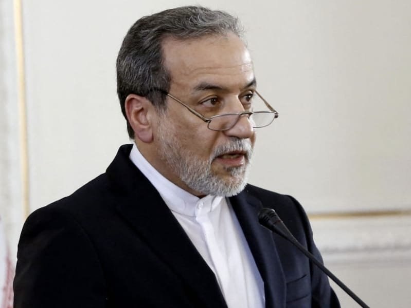  Scos de sub dărâmături și mereu în mișcare. Șeful diplomației iraniene povestește cum a supraviețuit atacului care l-a ucis pe ayatolahul Ali Khamenei