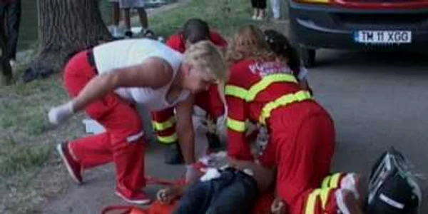 Medicii au sosit de urgenţă şi i-au acordat primul ajutor bărbatului