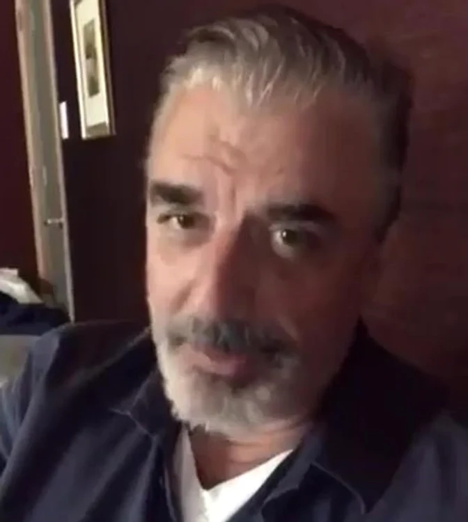 Chris Noth se află în izolare la domiciliu în apartamentul lui din New Yorkfoto: Instagram